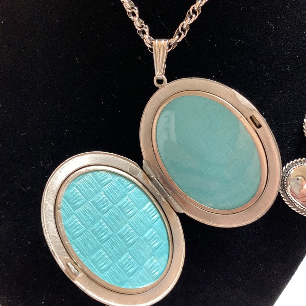 Whiting and Davis Vintage Locket bracelet earrings size Small to medium 2” 1/4” - Picture 5 of 13